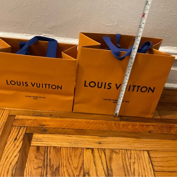 Louis Vuitton small bags - Picture 2 of 5